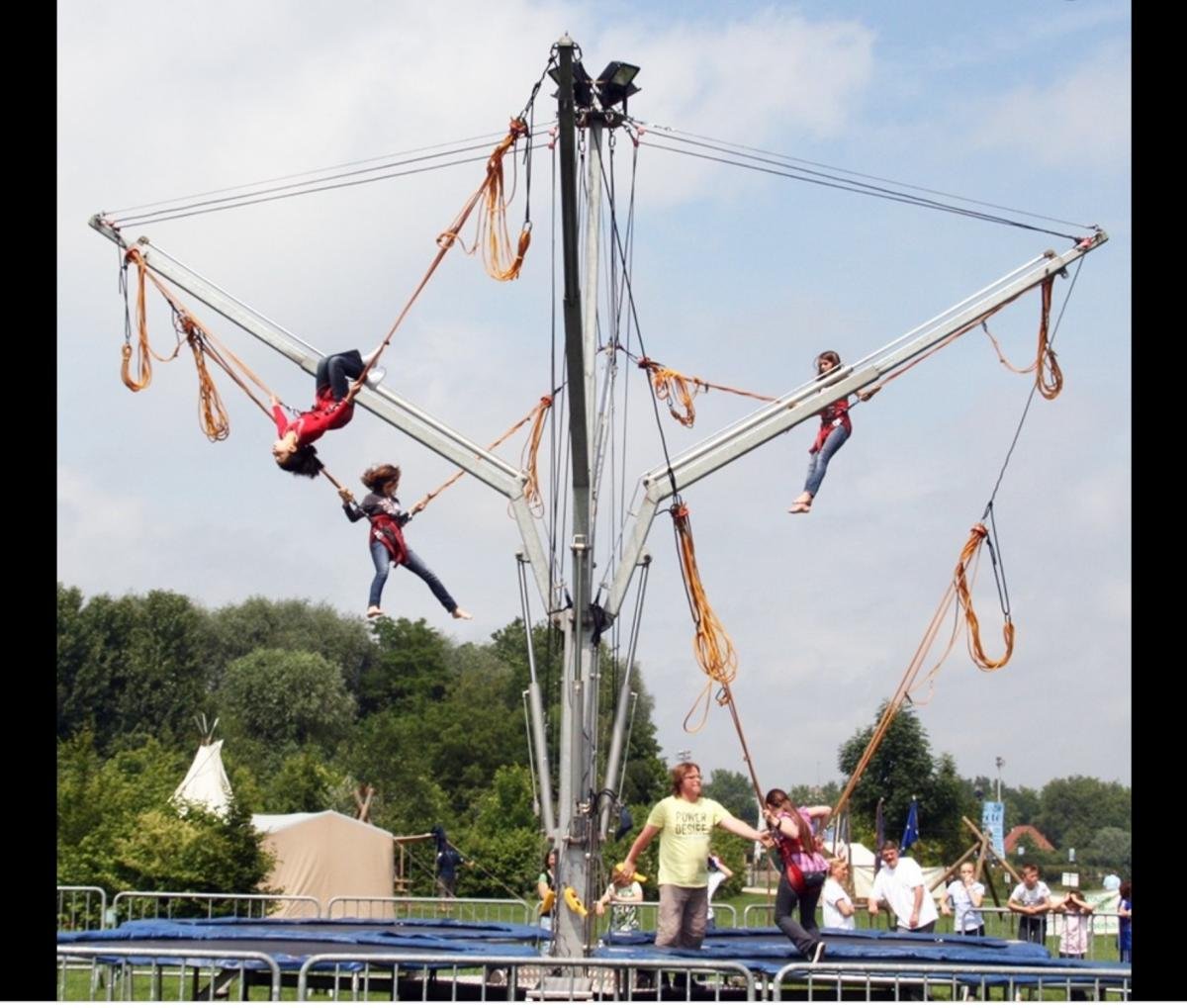 Trampoline élastique avec harnais